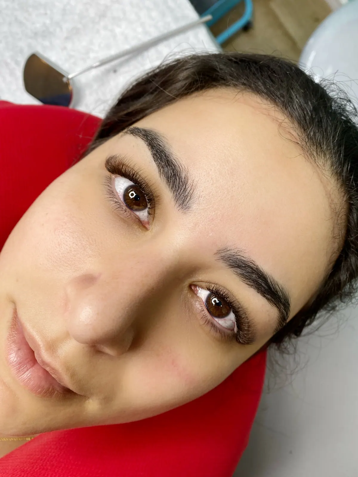 Resultado do volume nos dois olhos — densidade e presença com leveza
